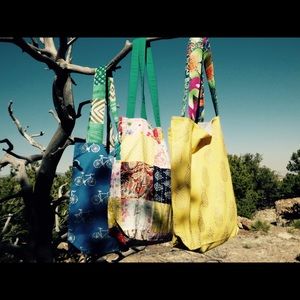 Super cute 🌺 carry all totes